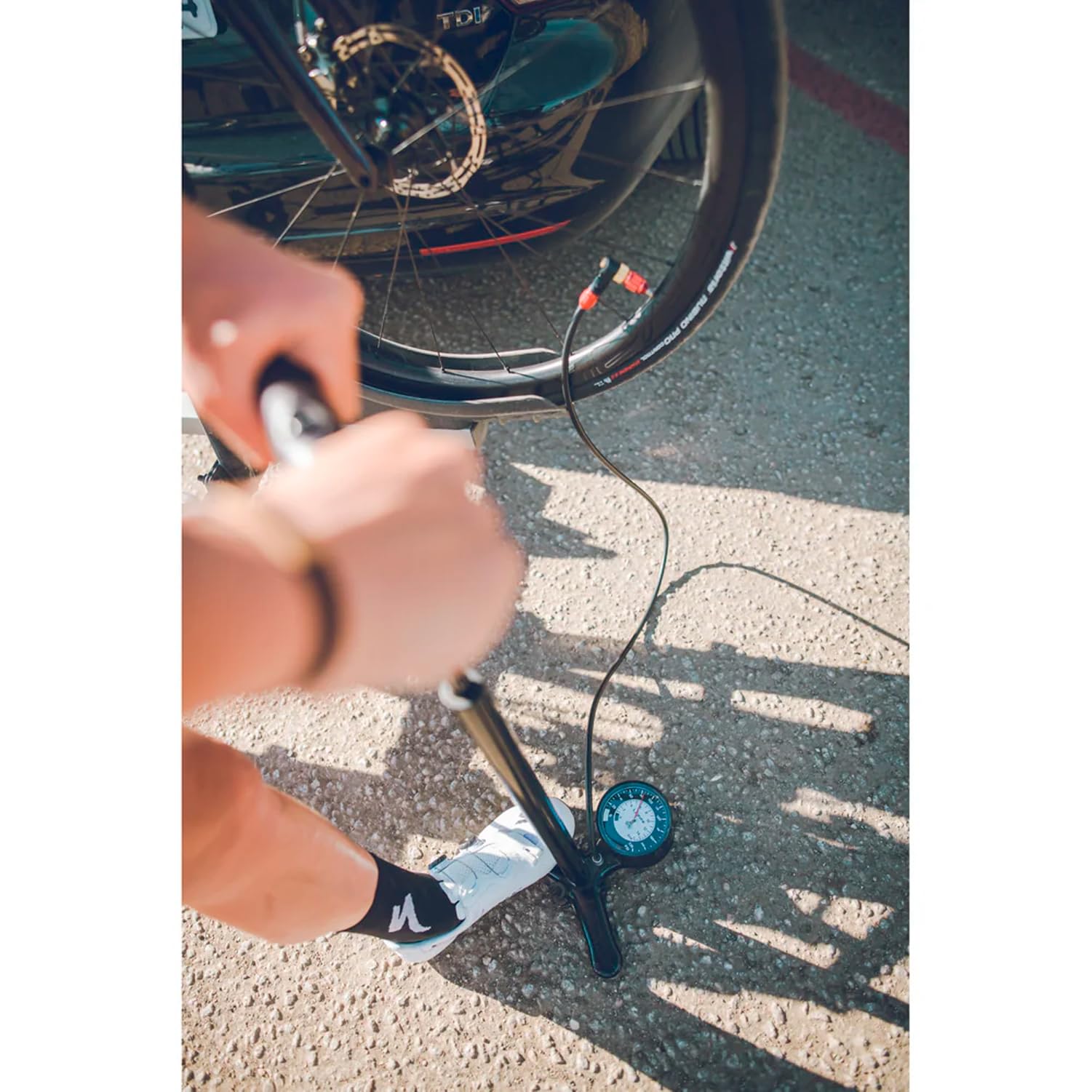 High Pressure Bicycle Floor Pump with Gauge for Presta and Schrader Valves